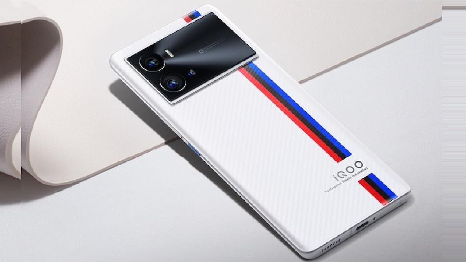 iQOO 12 Series की लॉन्च डेट आई सामने, देखें फीचर्स और कीमत iQOO 12 Series की लॉन्च डेट आई सामने