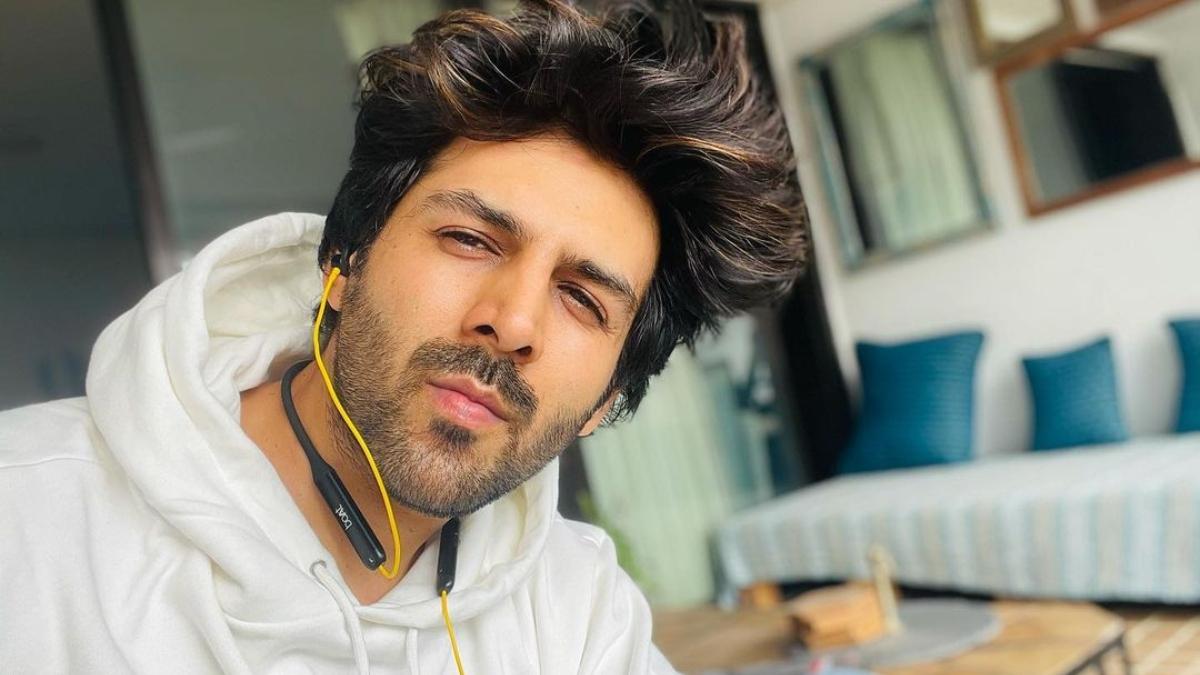 Valentine's Day से पहले Kartik Aaryan ने खास शख्स से किया प्यार का इजहार, Video