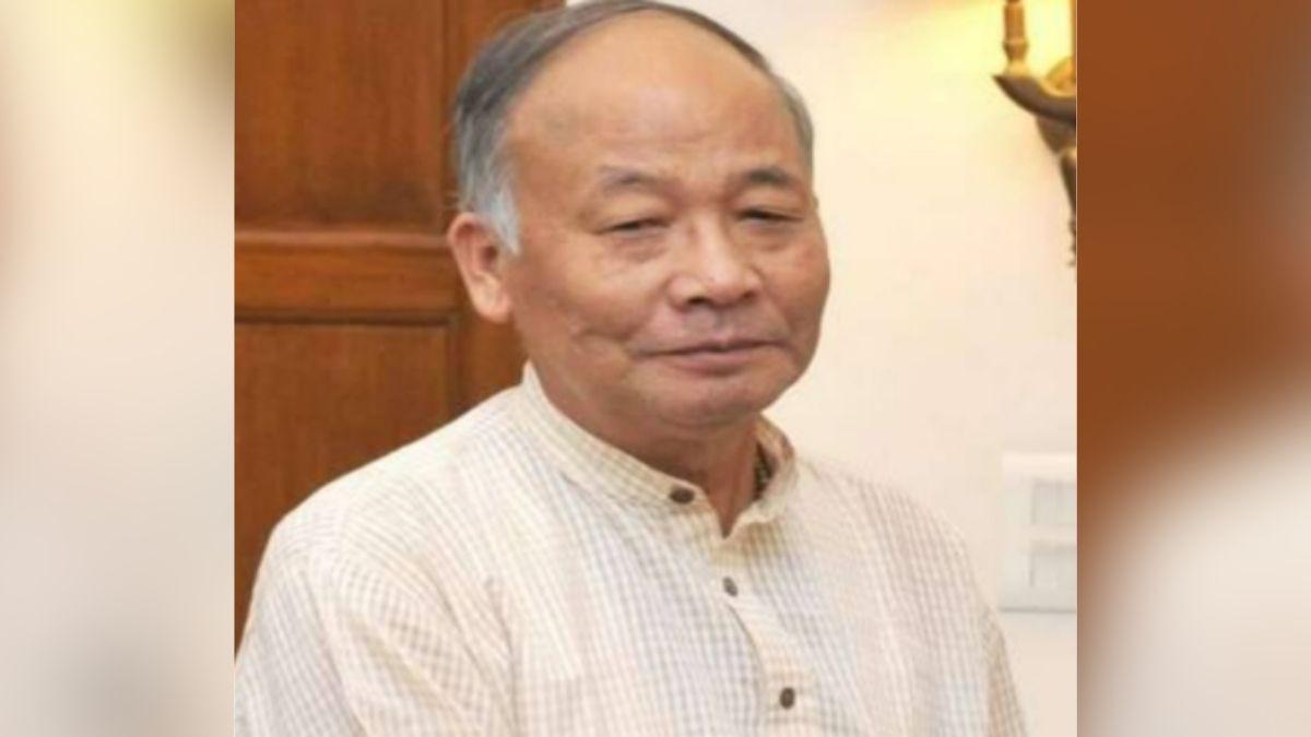मणिपुर के पूर्व मुख्यमंत्री ओकराम इबोबी सिंह (फाइल फोटो)