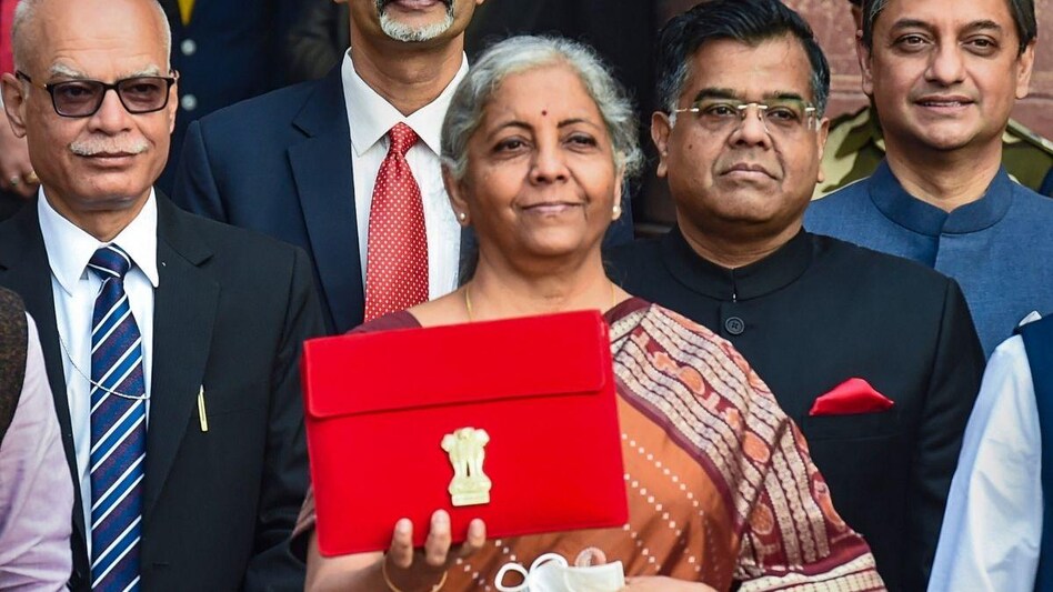 Budget 2022: स्वास्थ्य, शिक्षा, रक्षा पर कितना खर्च होगा? समझें कैसा रहा मोदी सरकार का बजट - budget 2022 nirmala sitharaman health education defence budget modi government ntc - AajTak