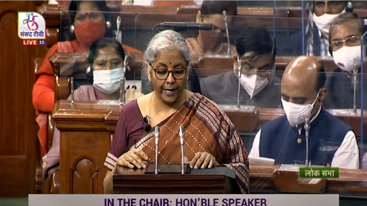 बजट पेश करते हुए निर्मला सीतारमण ने नेशनल टेलीमेंटल हेल्थ प्रोग्राम का ऐलान किया (Photo- ANI/Twitter)