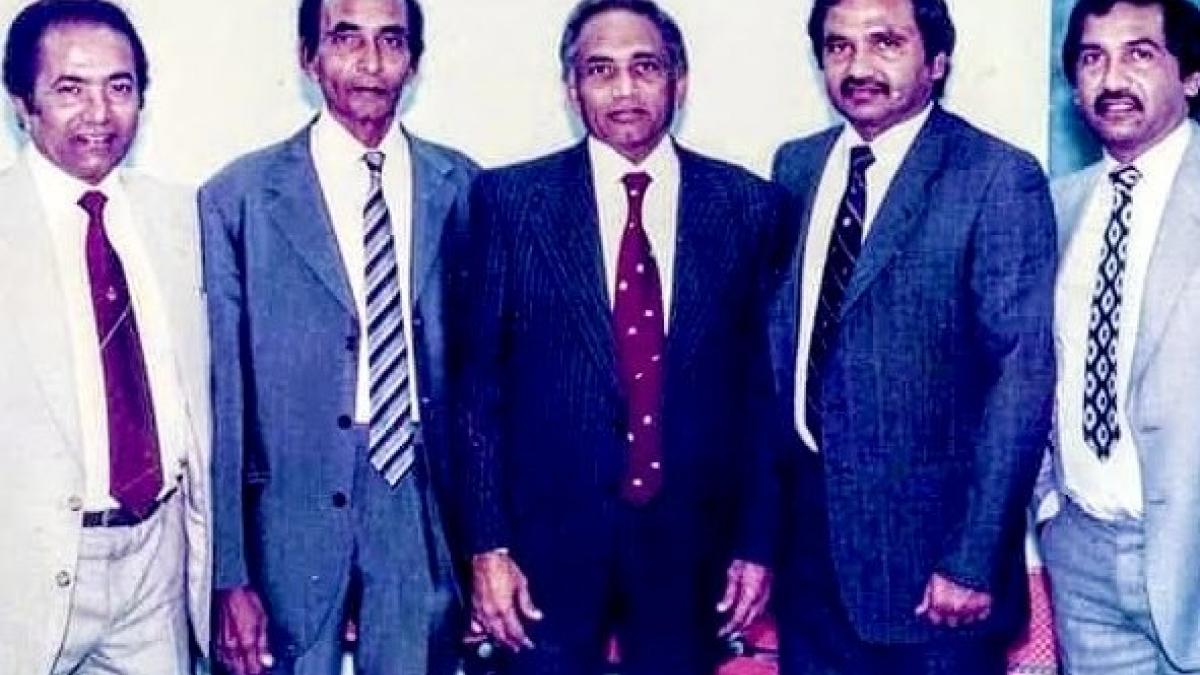 पाकिस्तान के मोहम्मद ब्रदर्स (बाएं से दूसरे रईस मोहम्मद हैं) (Photo: Twitter)