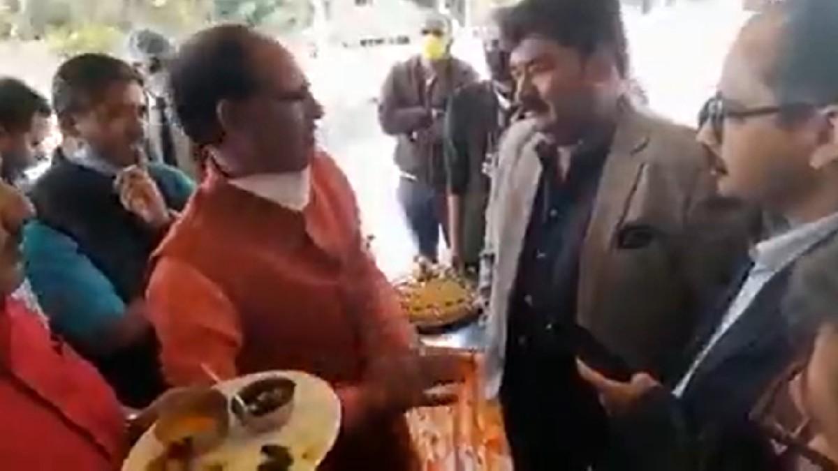 वायरल वीडियो से ली गई सीएम शिवराज सिंह चौहान की तस्वीर.