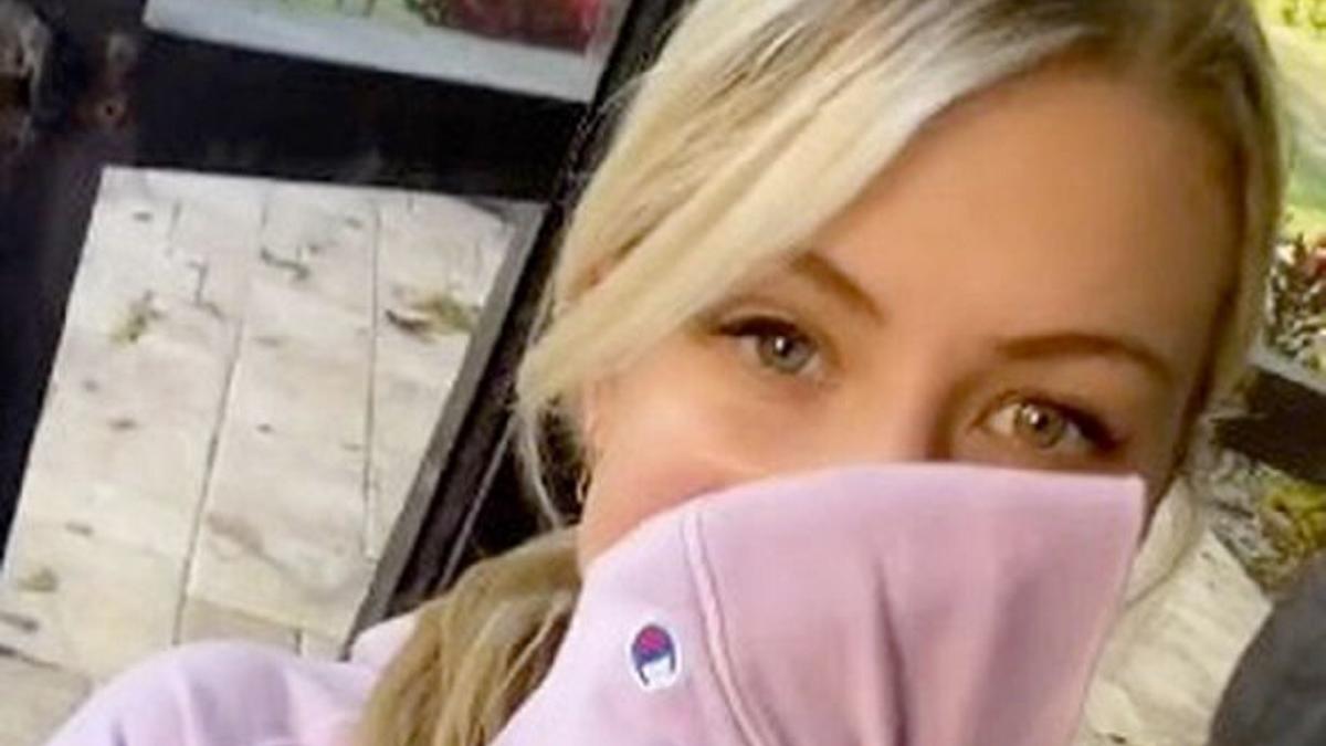 एमिली ने टिकटॉक पर शेयर किया है वीडियो 