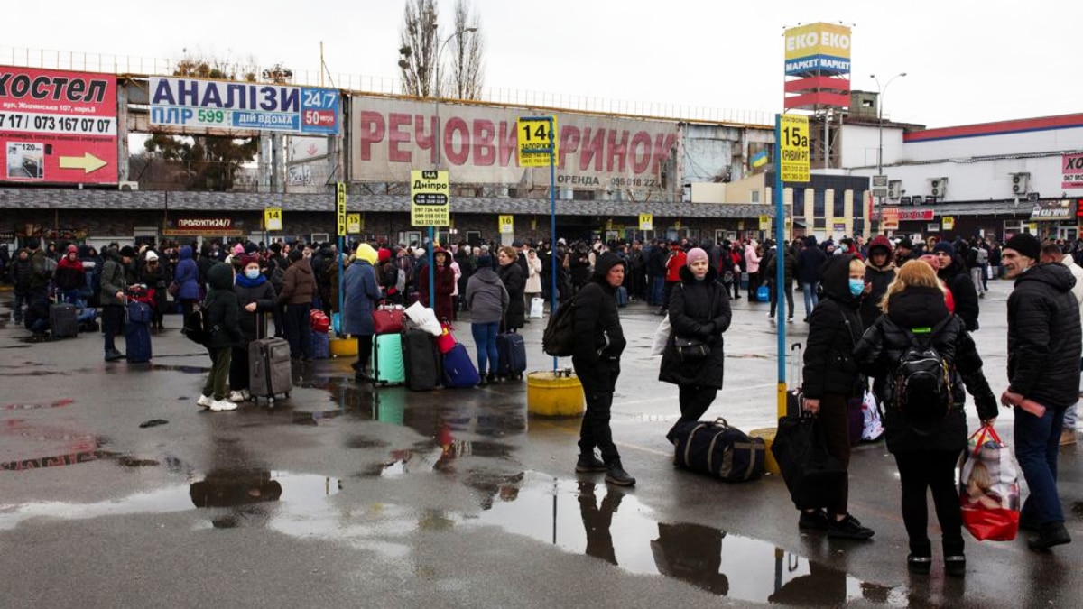 करीब 4 मिलियन लोगों के यूक्रेन से पलायन करने की उम्मीद है
