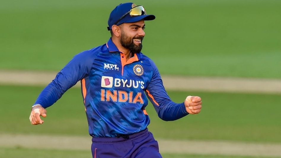 Virat Kohli ने जमीन पर गिरते-गिरते पकड़ा शानदार कैच, देखने लायक था कप्तान रोहित शर्मा का रिएक्शन, जमकर वायरल हो रहा Video 3 Virat Kohli (Pti)