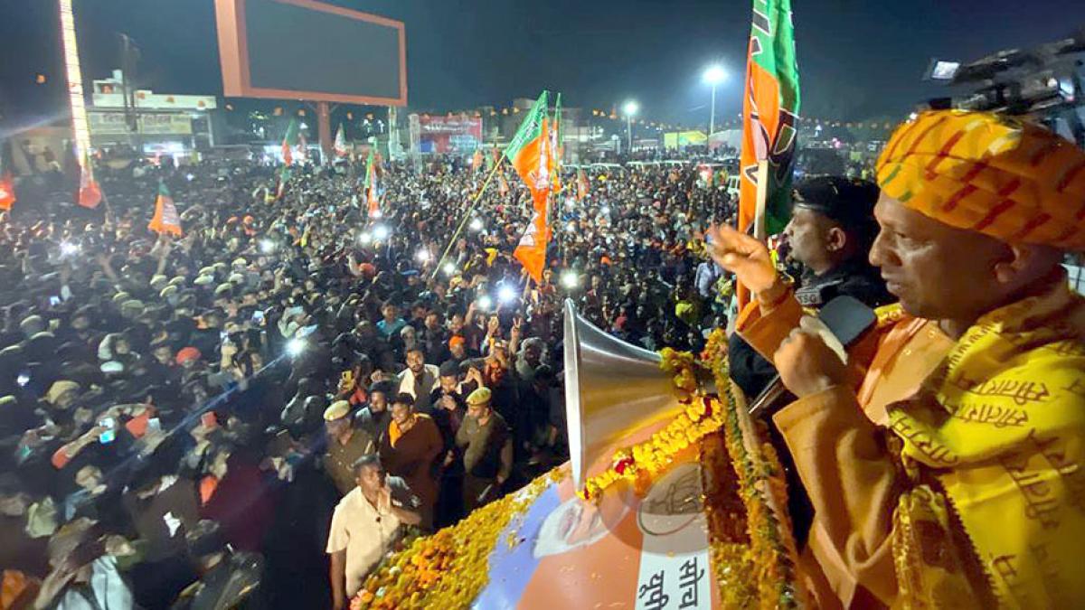 अयोध्या में योगी आदित्यनाथ