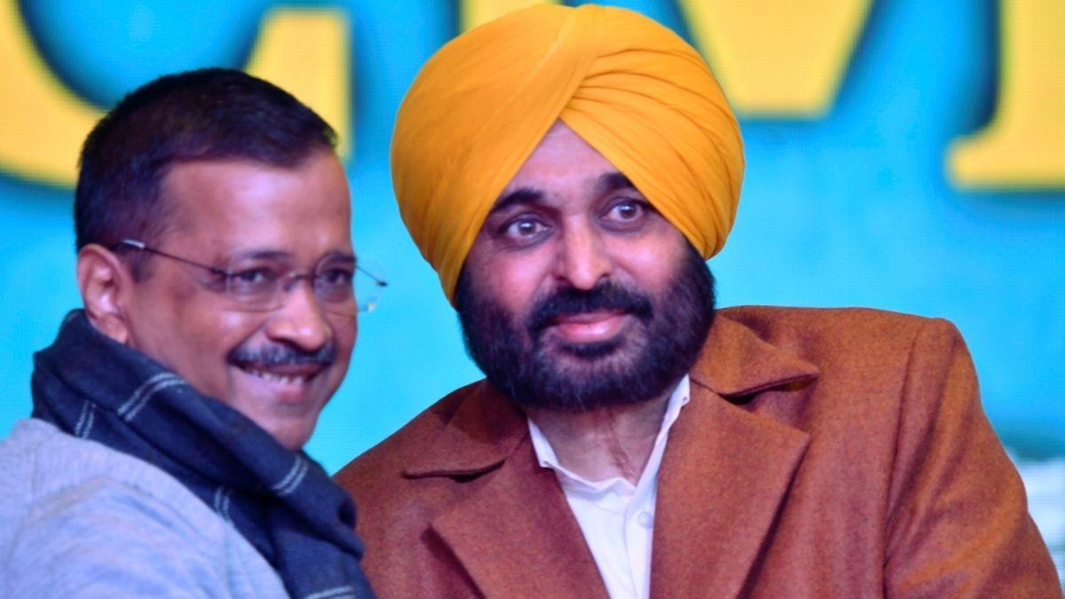 अरविंद केजरीवाल और भगवंत मान. (फाइल फोटो-PTI)