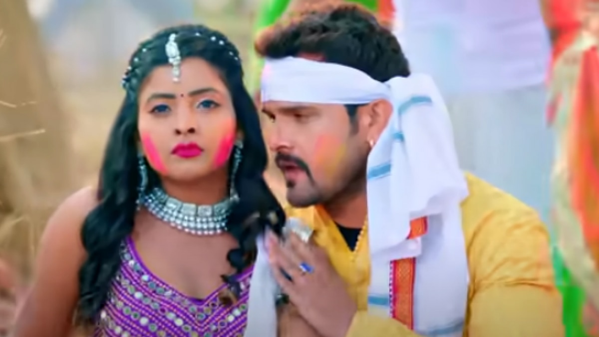 सॉन्ग 'होली के कबूतर' का एक सीन