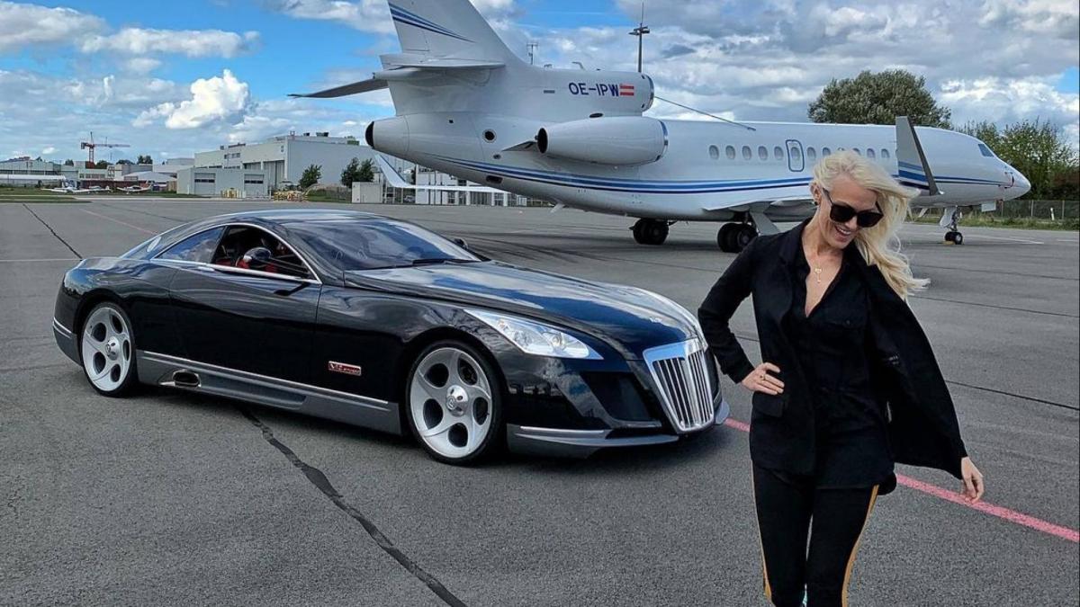 Alex Hirschi (Photo courtesy- instagram.com/supercarblondie, supercarblondie.com)