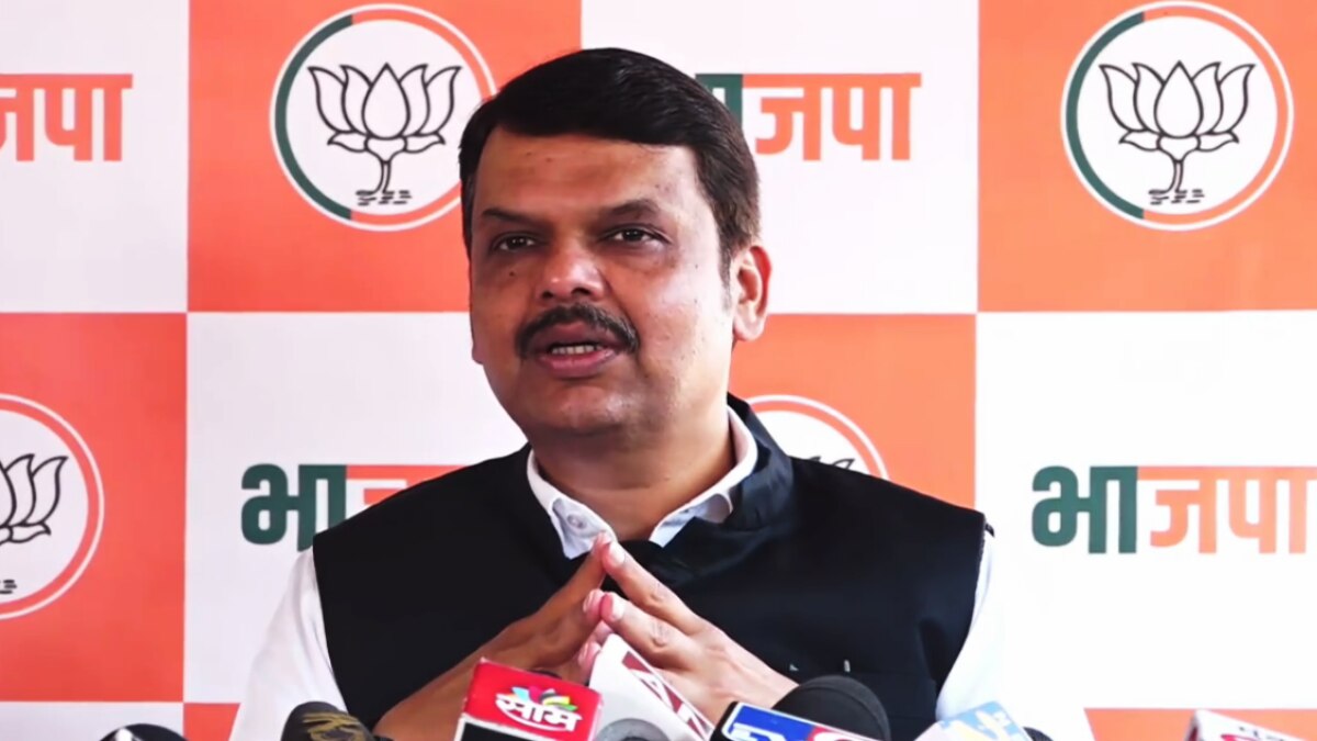 महाराष्ट्र के पूर्व मुख्यमंत्री देवेंद्र फडणवीस