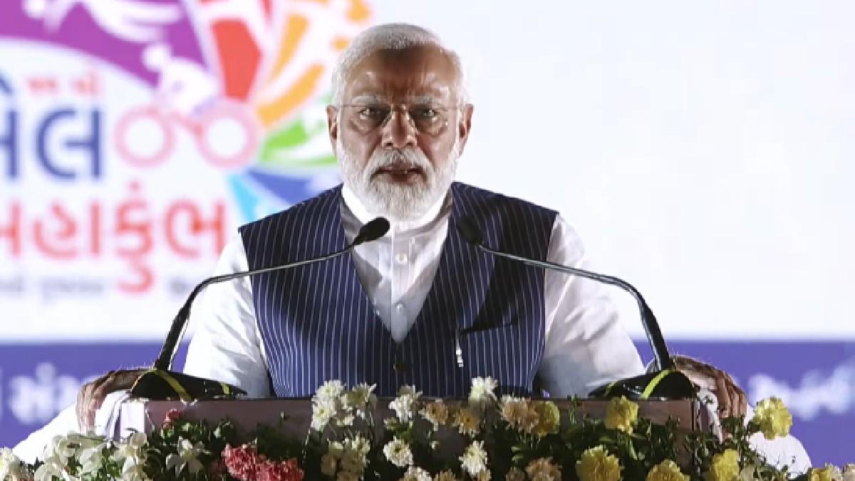 Image: https://akm-img-a-in.tosshub.com/aajtak/images/story/202203/gujarat-sixteen_nine.jpg?size=948:533      PM        -         - PM modi launches Khel Mahakumbh 2022 at Sardar  Patel Stadium