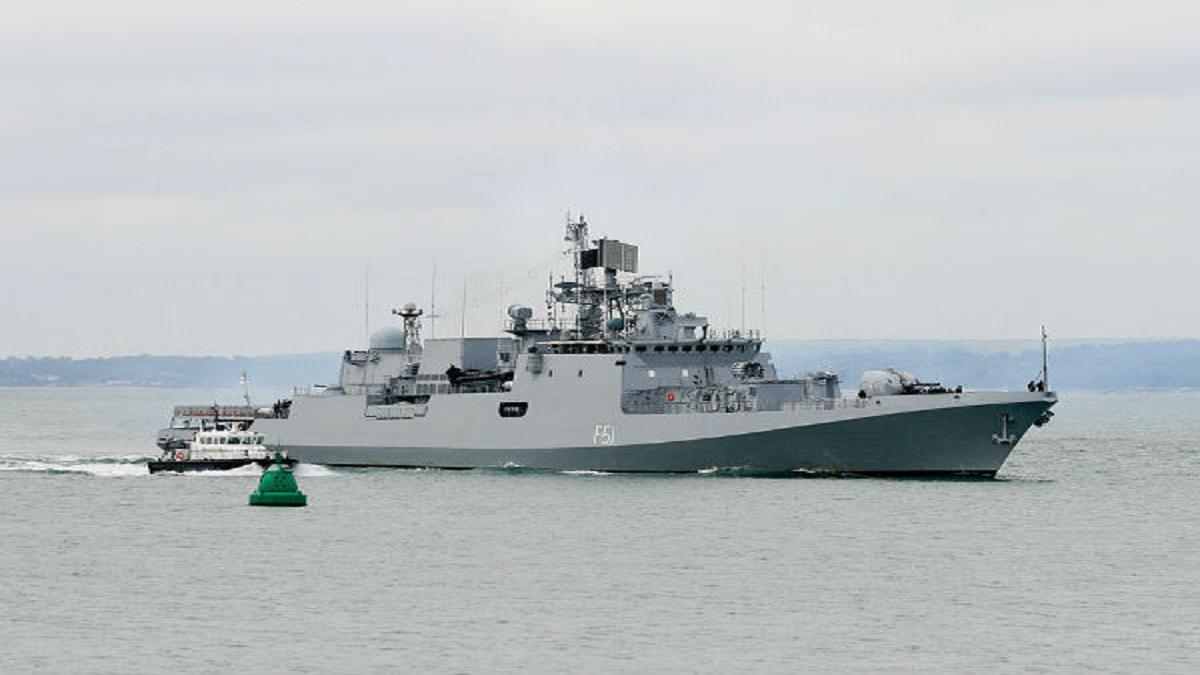 नेवी युद्धपोत INS त्रिकंद में लगी आग, सेना का कोई भी जवान हताहत नहीं