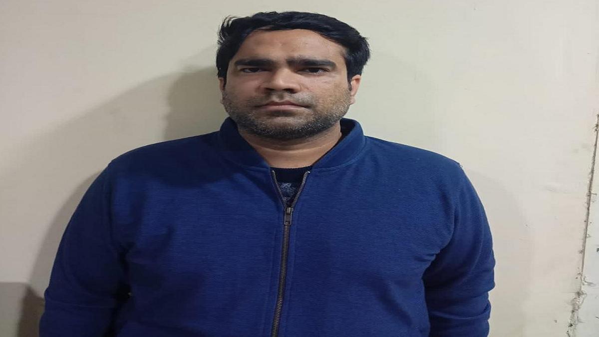 इंस्टाग्राम पर युवती की अश्लील फोटो अपलोड करने वाले शख्स को गिरफ्तार कर लिया गया है