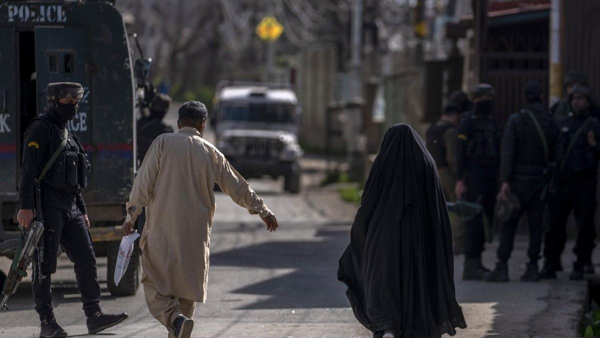 कश्मीरी पंडितों की आपबीतियां... घर तो लौटना चाहते हैं, लेकिन...