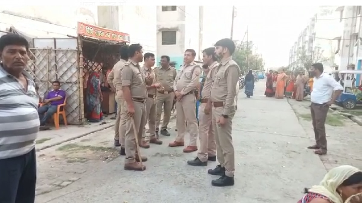 मौके पर मौजूद पुलिस