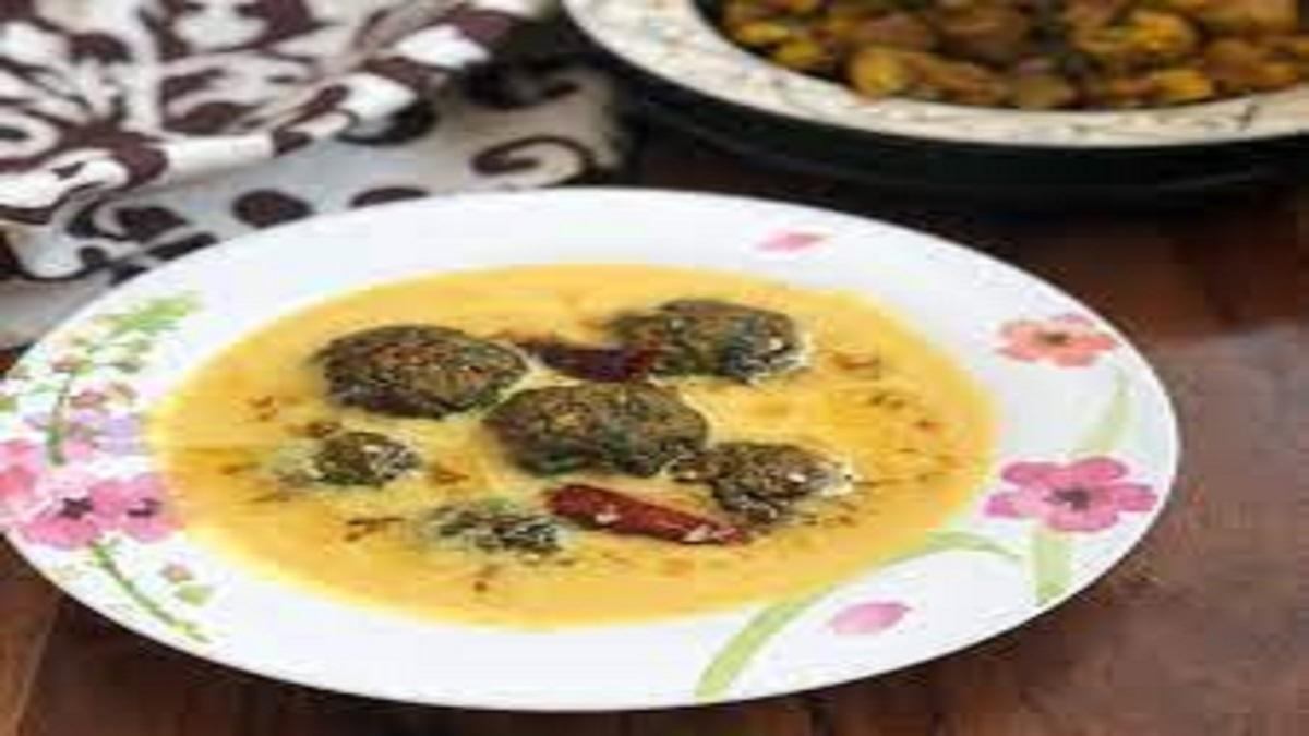 Methi Pakoda Kadhi