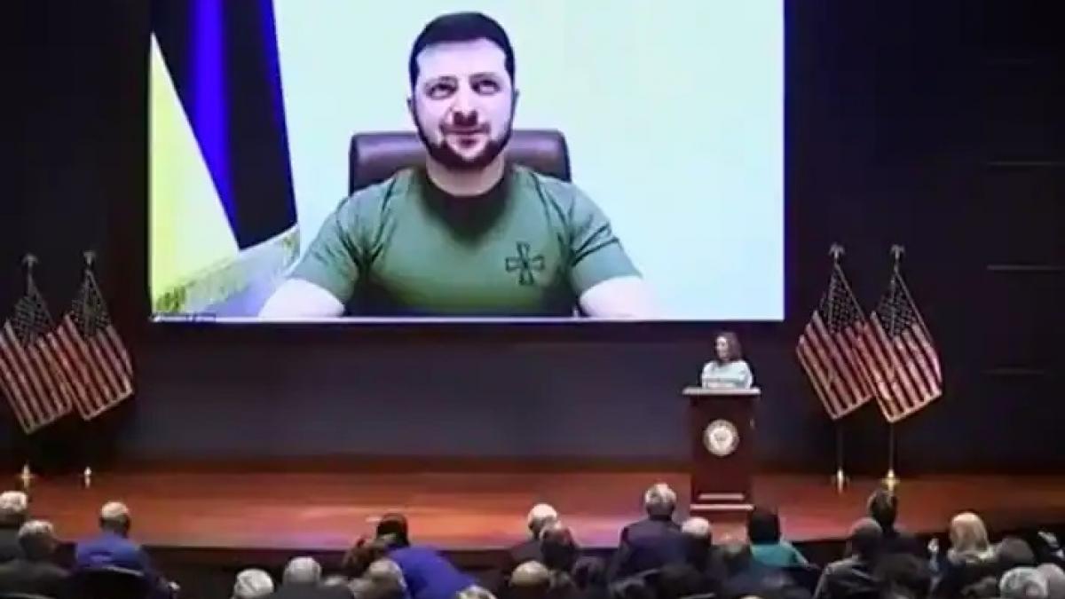 अमेरिकी कांग्रेस को संबोधित करते यूक्रेन के राष्ट्रपति जेलेंस्की
