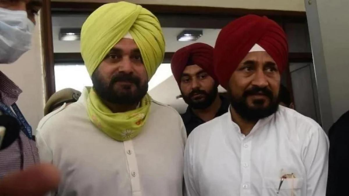 नवजोत सिंह सिद्धू और चरणजीत सिंह चन्नी (फाइल फोटो)