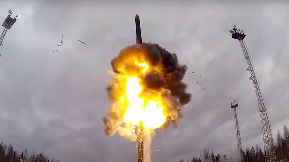Nuclear War: आंधे घंटे में 10 करोड़ मौतें होंगी, 18 हजार साल पीछे चली जाएगी दुनिया, जानें परमाणु युद्ध हुआ तो क्या होगा? - russia ukraine war what happens if nuclear war
