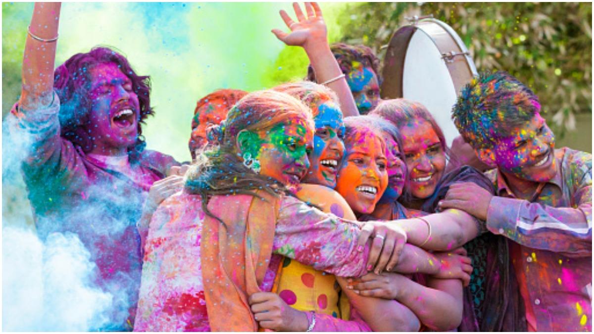 Holi 2022: 18 मार्च को मनाई जाएगी होली, जानें राशि अनुसार कौन सा रंग है आपके लिए लकी (Photo Credit: Getty Images)