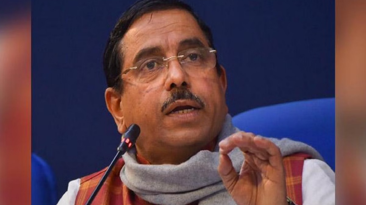 यूक्रेन संकट के बीच प्रह्लाद जोशी घिरे