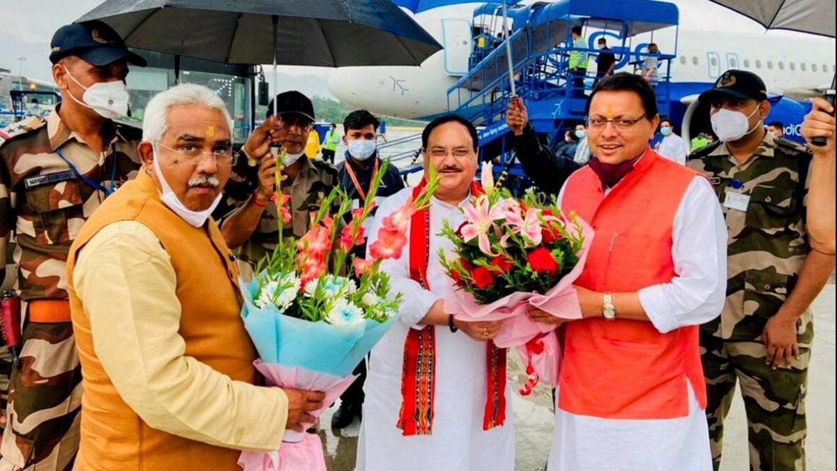 जेपी नड्डा और पुष्कर सिंह धामी 