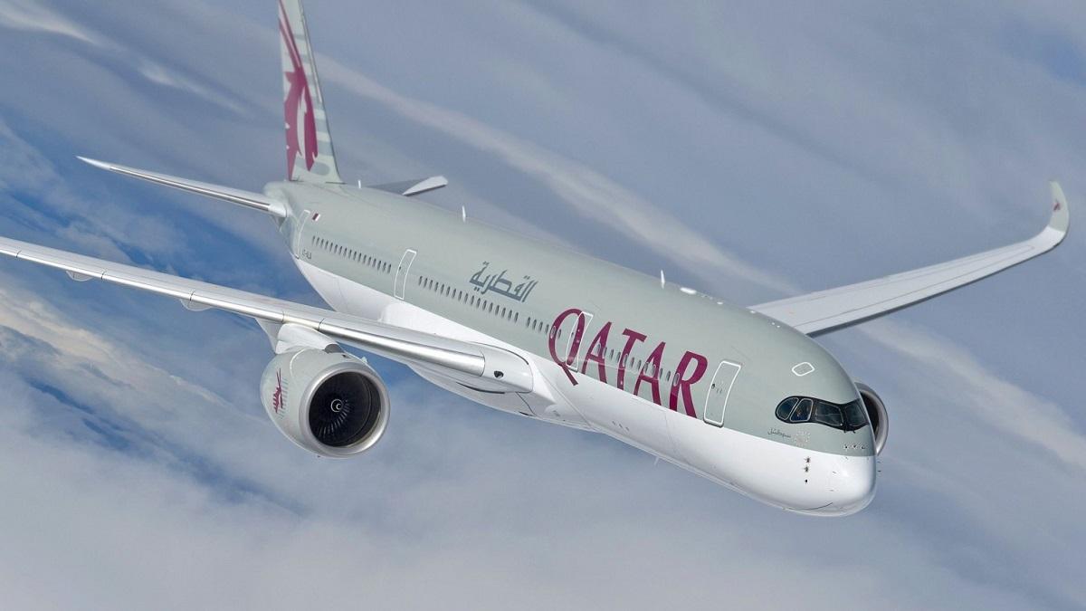 दिल्ली से उड़ी फ्लाइट की कराची में इमरजेंसी लैंडिंग (सांकेतिक फोटो)