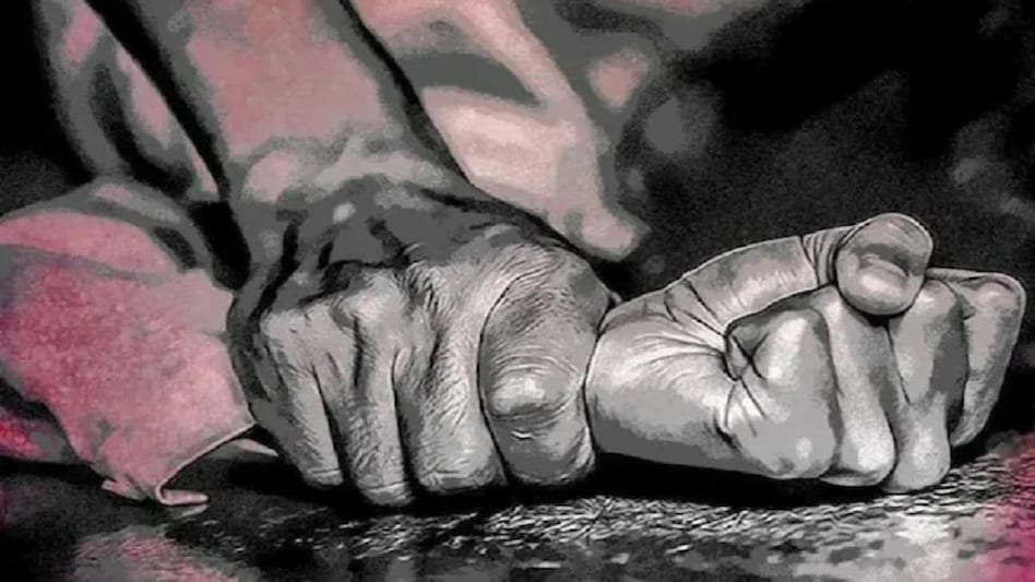 राजस्थान घूमने आई विदेशी महिला से रेप, आरोपी ने मसाज के नाम पर की घिनौनी हरकत - rajasthan rape with Netherlander woman in jaipur in name of ayurveda massage ntc - AajTak