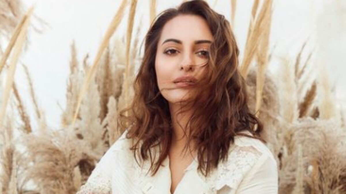 सोनाक्षी सिन्हा