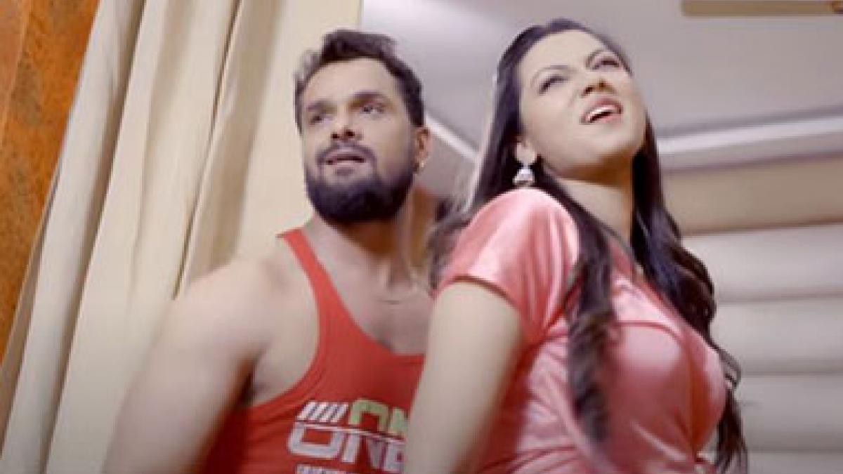 खेसारी लाल यादव-रक्षा गुप्ता 