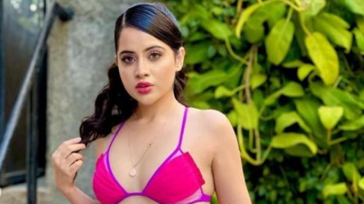 Urfi Javed traditional look: लहंगा चोली में उर्फी का देसी अंदाज, फैंस बोले- 'बहुत दिनों बाद अच्छी लग रही हो'