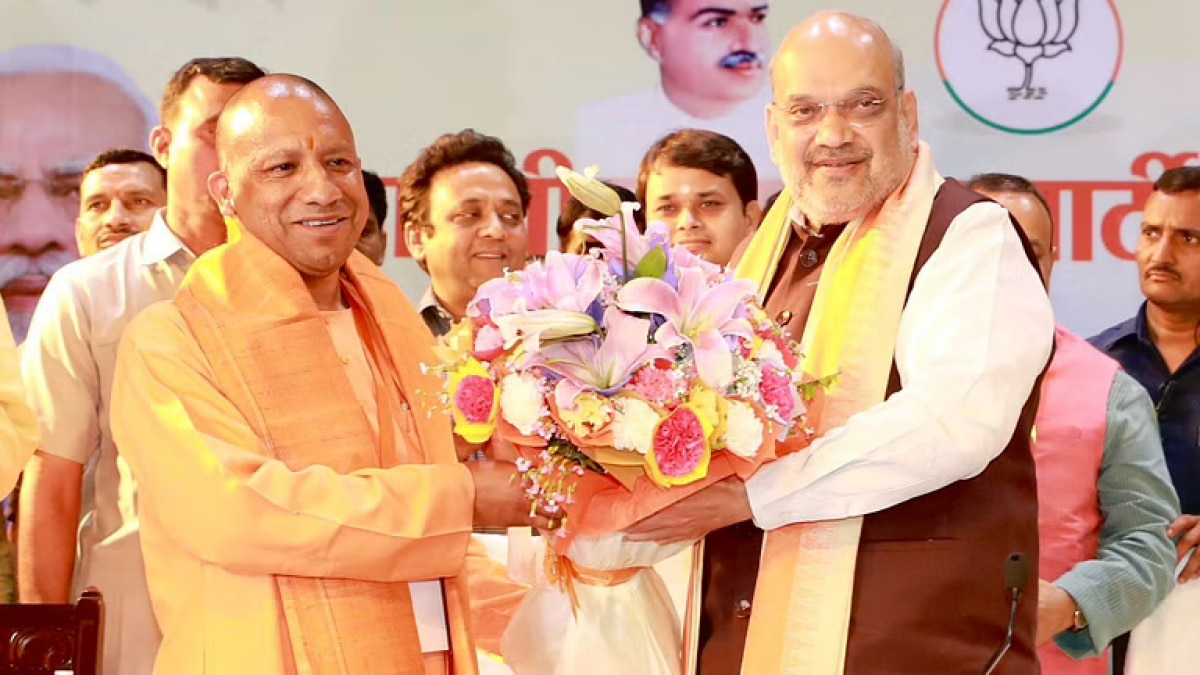 Yogi Adityanath Oath LIVE: 48 मंत्रियों की लिस्ट फाइनल, शपथ से पहले योगी से मिलने पहुंचे एके शर्मा-स्वतंत्रदेव सिंह-असीम अरुण