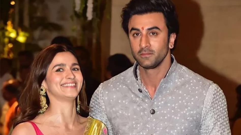 Alia Bhatt-Ranbir Kapoor Marriage Date Confirm: इस दिन सात फेरे लेंगे आलिया भट्ट-रणबीर कपूर - Alia Bhatt Ranbir Kapoor Wedding Date 14 April confirm Robin Bhatt tmov - AajTak