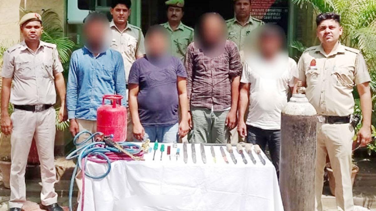दिल्ली पुलिस ने चार अंतराज्यीय लुटेरों को गिरफ्तार किया