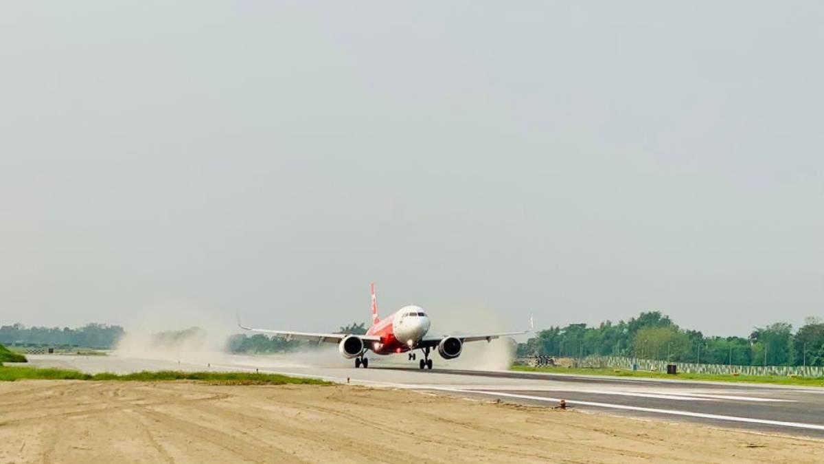 11 अप्रैल से बंद था बागडोगरा हवाई अड्डा