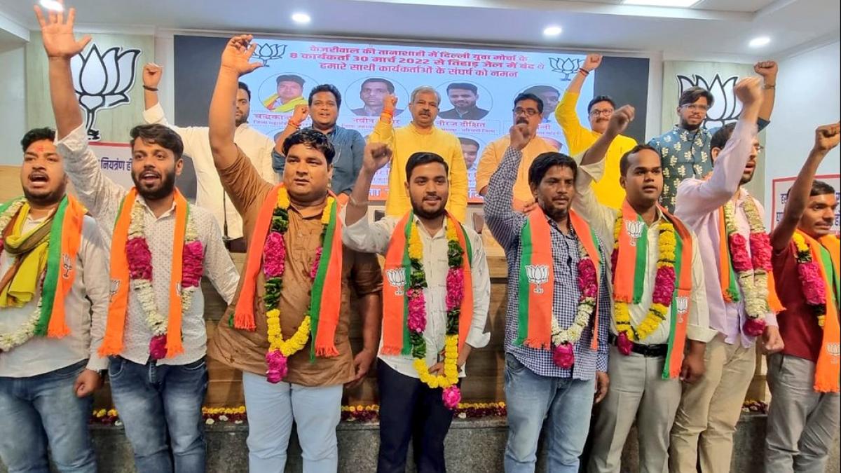 जमानत मिलने के बाद बीजेपी ने किया सम्मानित