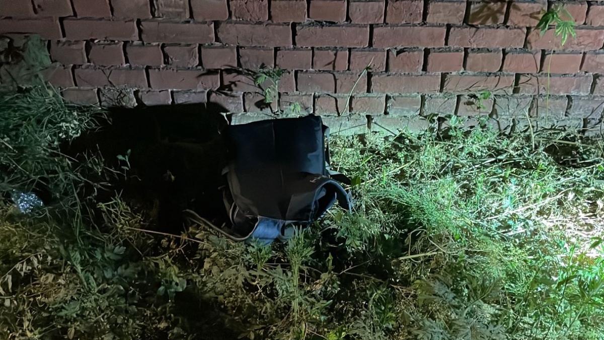 जेल की दीवार के पास मिला संदिग्ध बैग 