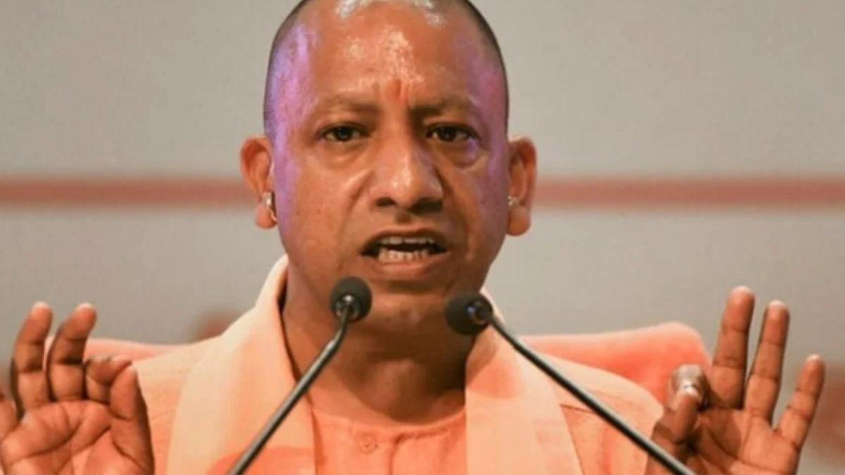 सीएम योगी ने कोविड को लेकर अफसरों को दिशा-निर्देश दिए (फाइल फोटो)