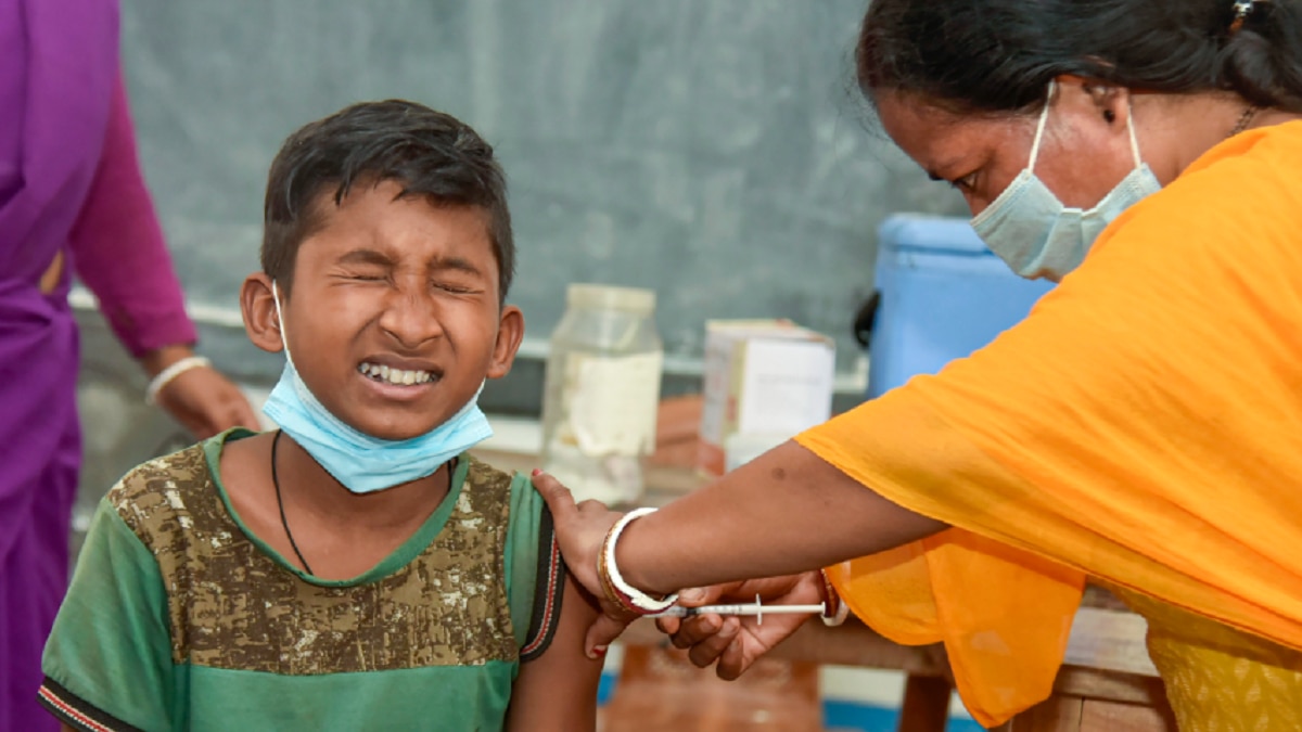 5 साल से ऊपर के बच्चों को भी कोरोना वैक्सीन लगेगी यह तय हो चुका है (फाइल फोटो)