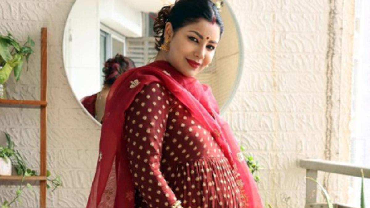 देबिना बनर्जी