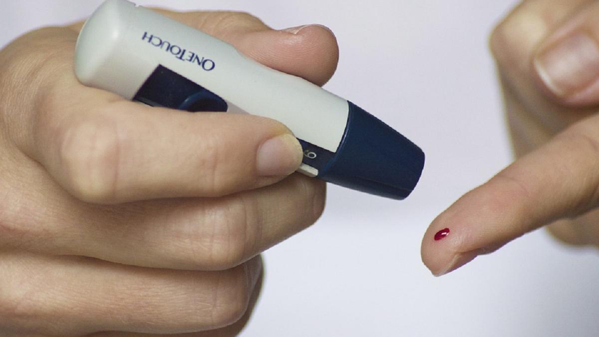 Diabetes: डायबिटीज में सबसे पहले दिखाई देते हैं ये लक्षण, इग्नोर करने से बढ़ेगी मुश्किल