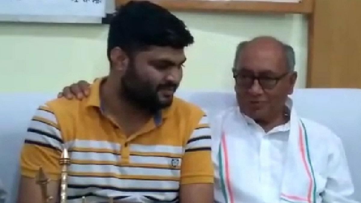 NSUI जिलाध्यक्ष और दिग्विजय सिंह