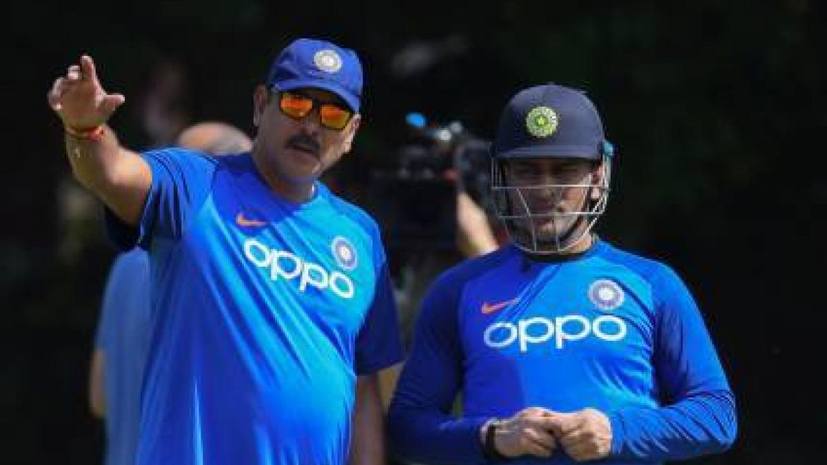 MS Dhoni and Ravi Shastri