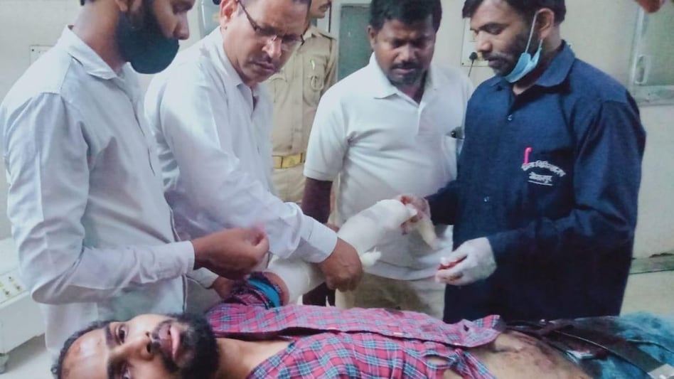 गोरखनाथ मंदिर की सुरक्षा में तैनात पीएसी के 2 जवानों पर हमला, शक होने पर चेकिंग कर रही पुलिस - Attack PAC jawans deployed security Gorakhnath temple police checking suspicion lcla ...