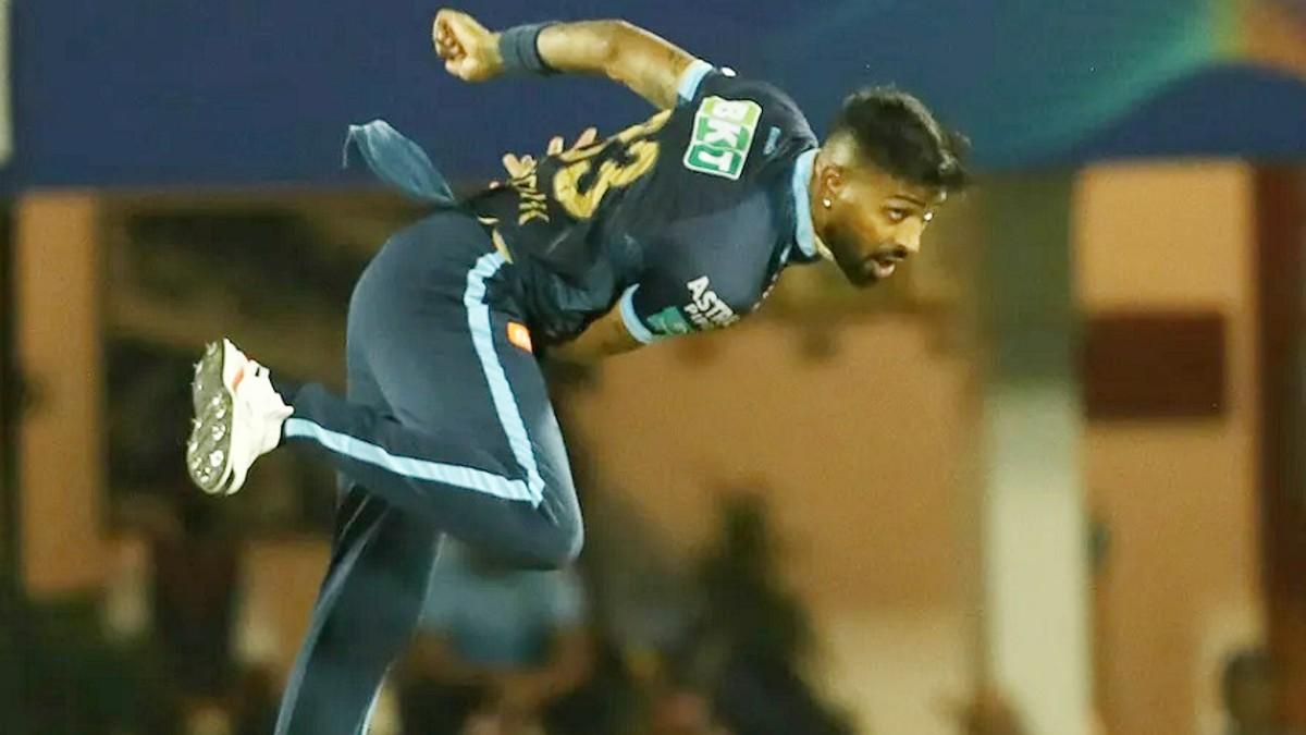 Hardik Pandya Bowling (@IPL)