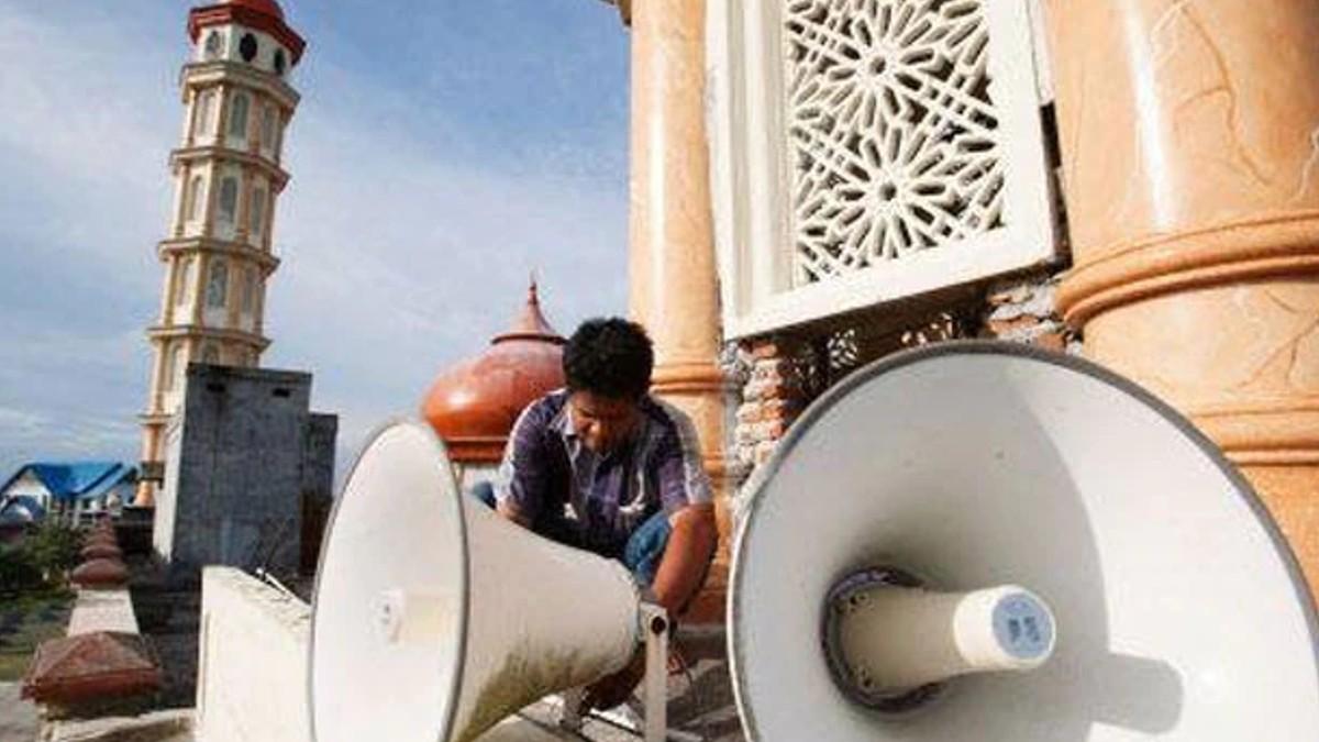 Loudspeakers use Not Essential Religious Practice Bombay HC