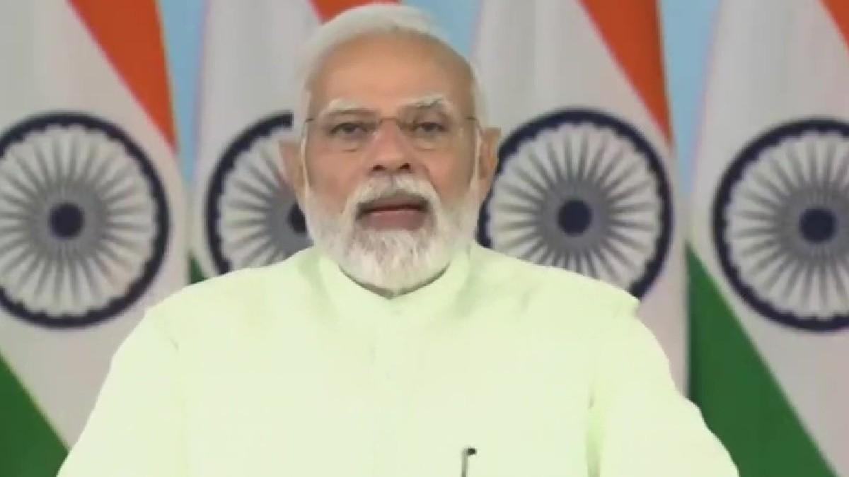 उमिया माता मंदिर के 14वें स्थापना दिवस पर कार्यक्रम को संबोधित करते पीएम मोदी.