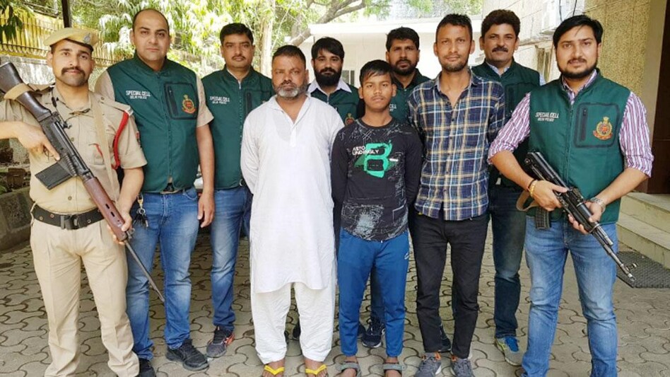 Delhi: संगम विहार में कत्ल के मामले में तीन गिरफ्तार, CCTV में कैद हुई थी वारदात - Murder Police Arrested Delhi Police Special Cell looting cctv Sangam Vihar lclar - AajTak