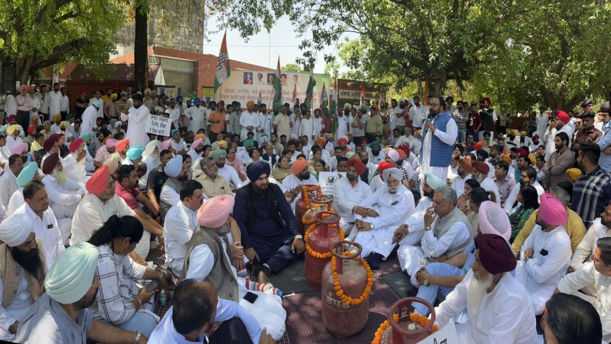 चंडीगढ़ में कांग्रेस ने बढ़ती महंगाई के खिलाफ किया प्रदर्शन